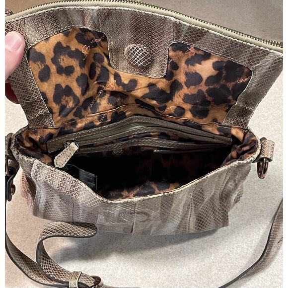 B Makowsky Leather Snake Skin Pattern Medium Crossbody Bag Purse - Picture 9 of 16